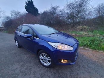 Used Ford Fiesta 2015 for sale - 76742272: Photo