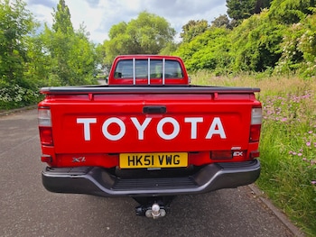 Used Toyota Hilux 2002 for sale - 76393499: Photo