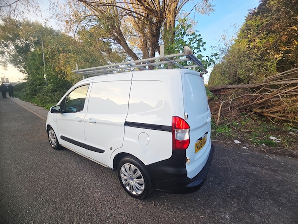 Used Ford Transit Courier 2015 for sale - 76193821: Photo 10