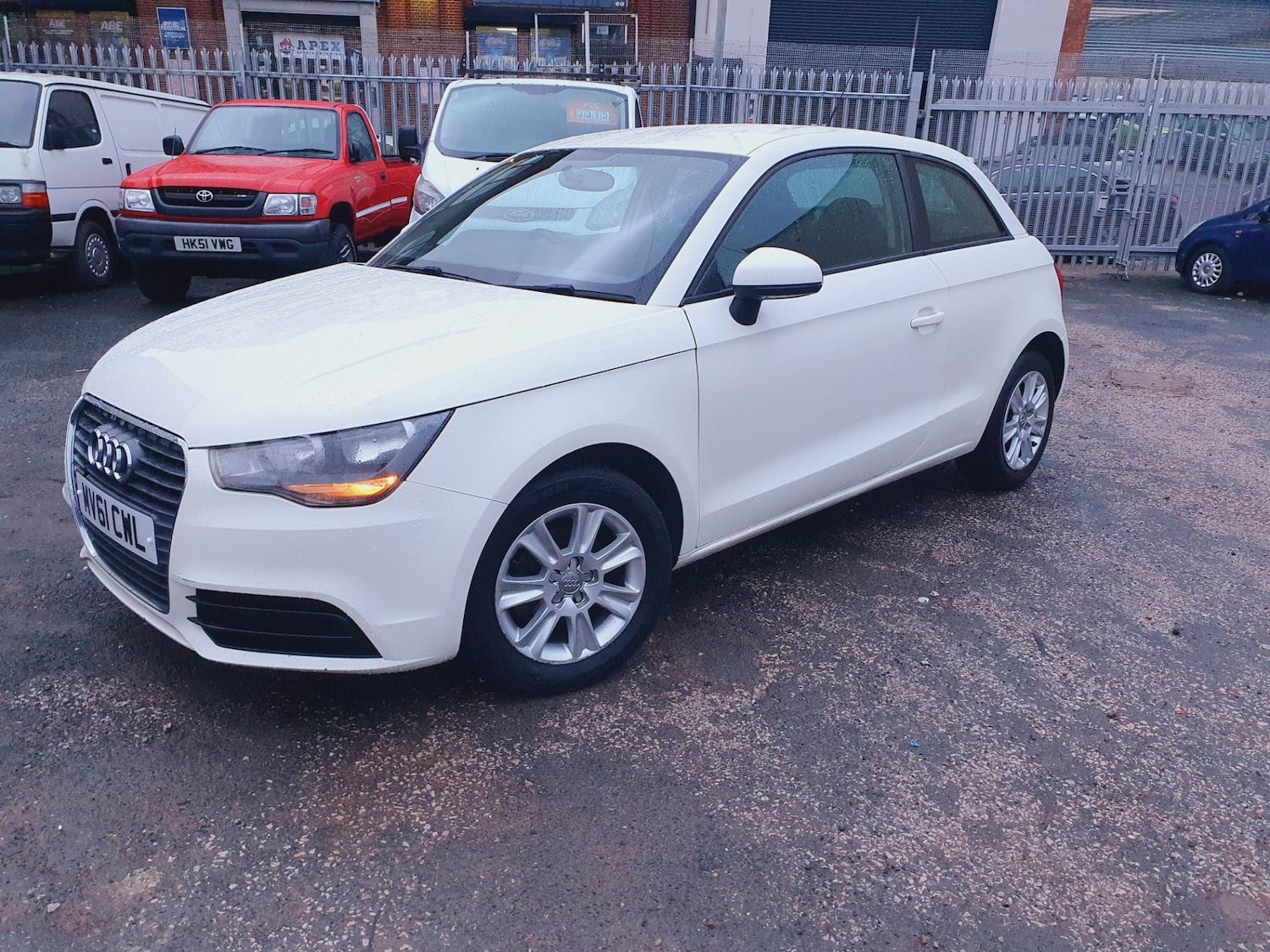 Used Audi A1 2011 for sale - 77042448: Photo 2