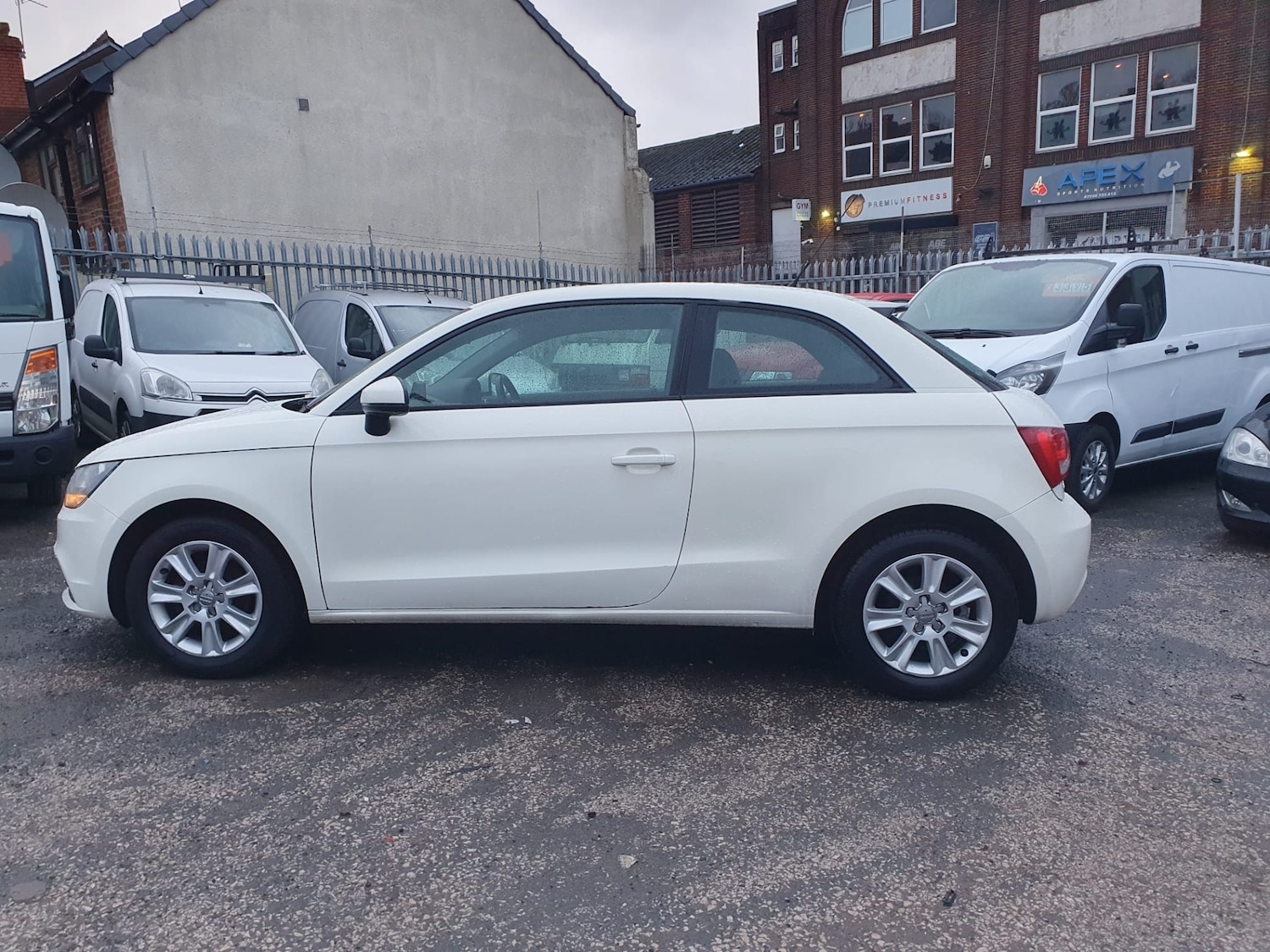 Used Audi A1 2011 for sale - 77042448: Photo 5