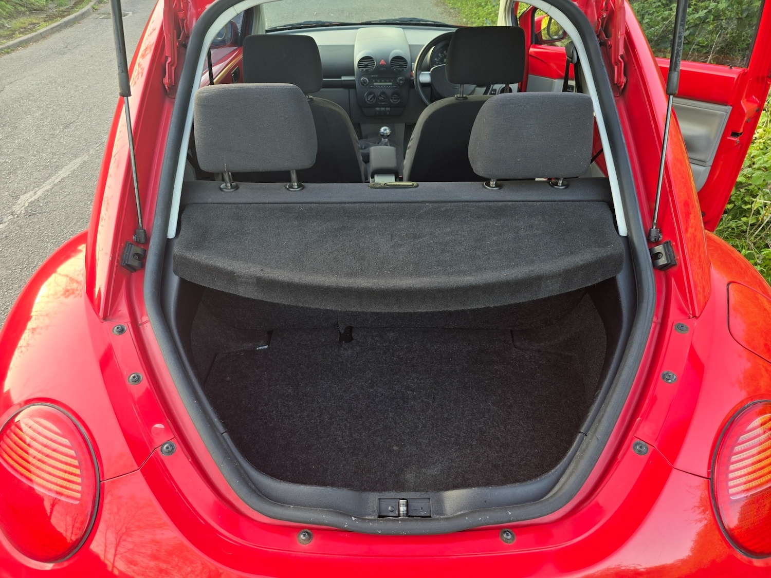 Used Volkswagen Beetle 2004 for sale - 78172774: Photo 9