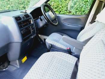 Used Toyota HiAce 2005 for sale - 72189382: Photo