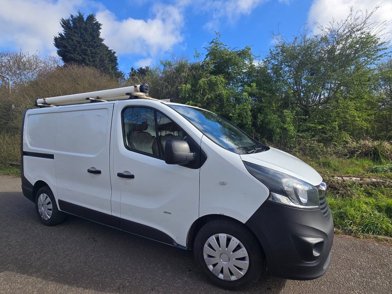 Used Vauxhall Vivaro 2014 for sale - 78102307: Photo 2