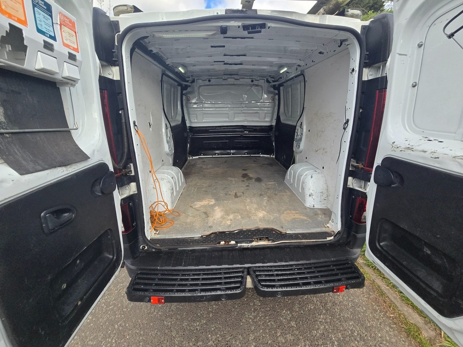 Used Vauxhall Vivaro 2014 for sale - 78102307: Photo 5