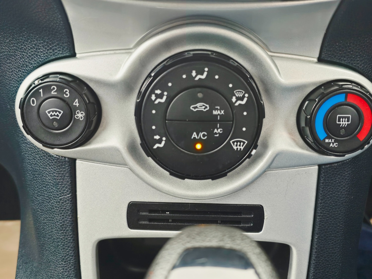 Used Ford Fiesta 2012 for sale - 77840539: Photo 13