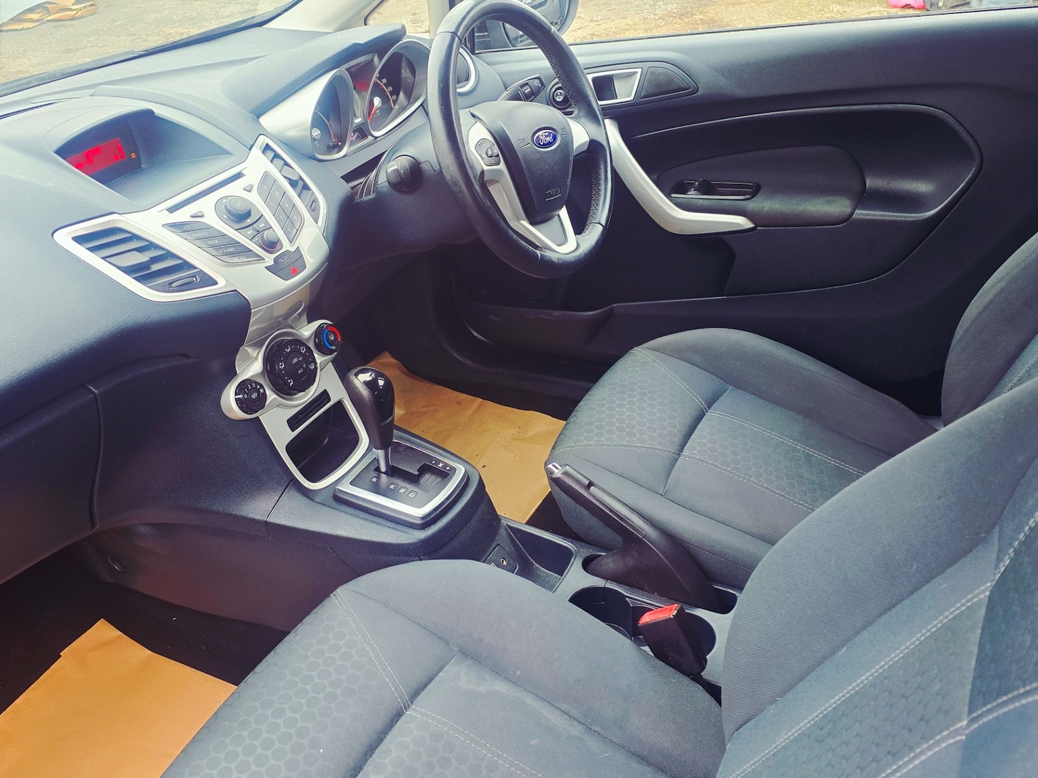 Used Ford Fiesta 2012 for sale - 77840539: Photo 4