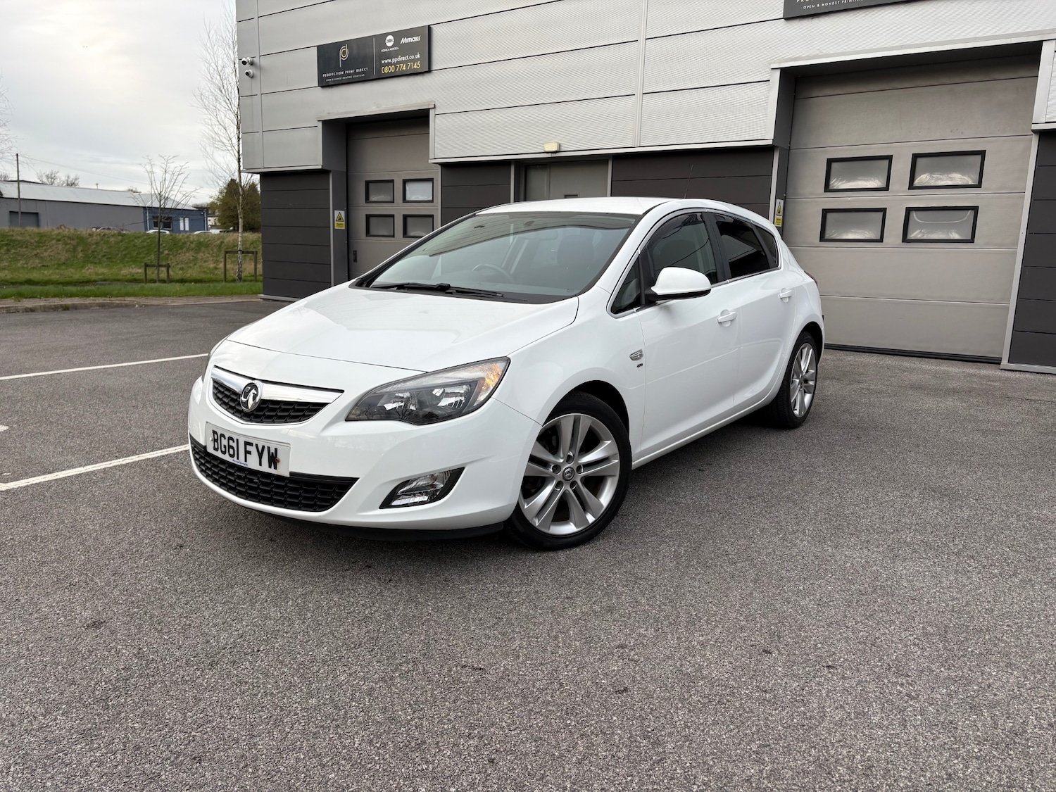 Used Vauxhall Astra 2011 for sale - 78032569: Photo 2