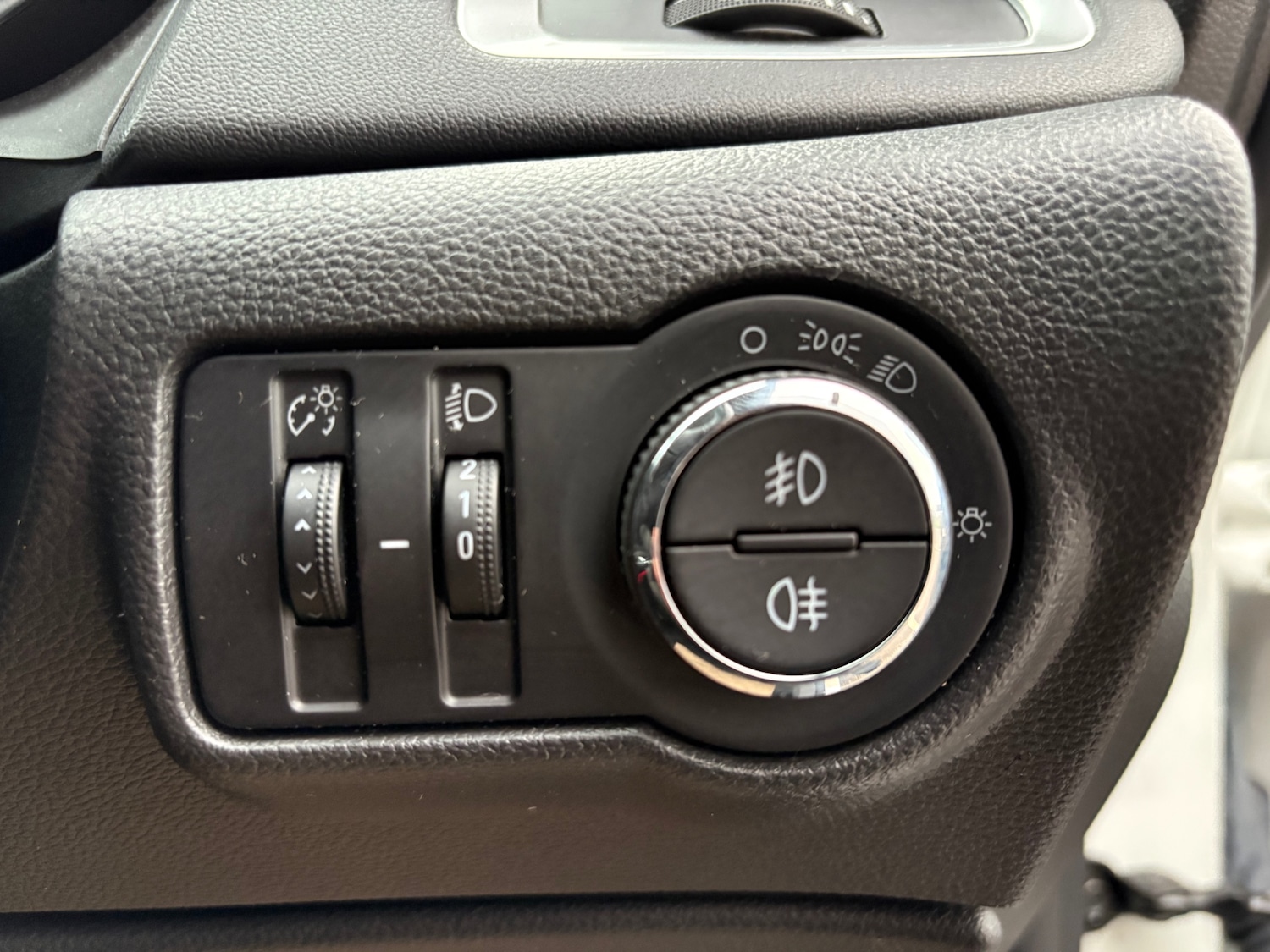 Used Vauxhall Astra 2011 for sale - 78032569: Photo 46