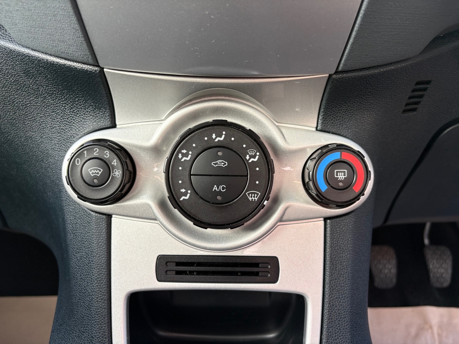 Used Ford Fiesta 2009 for sale - 77213649: Photo 47