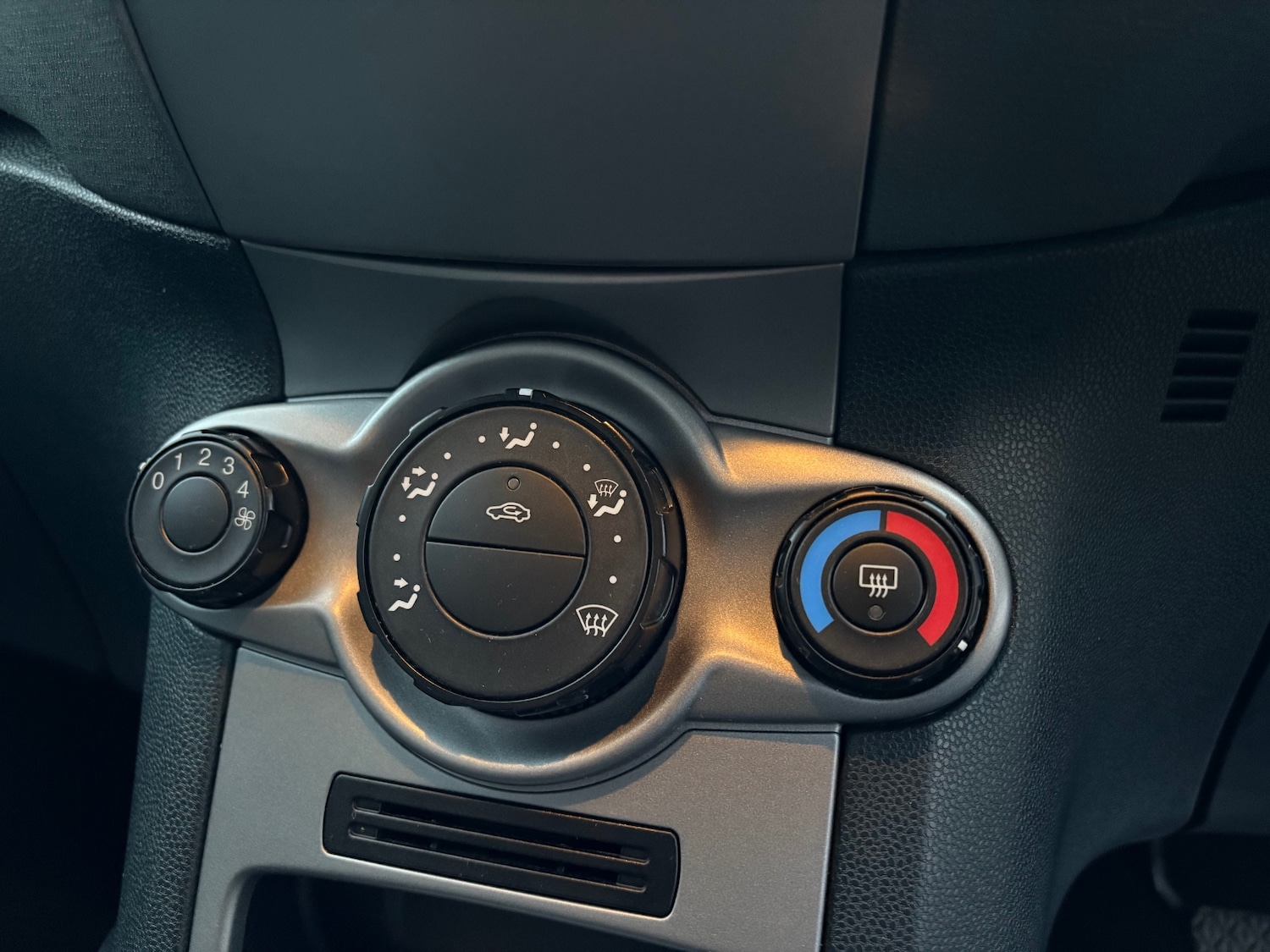 Used Ford Fiesta 2009 for sale - 77501234: Photo 68