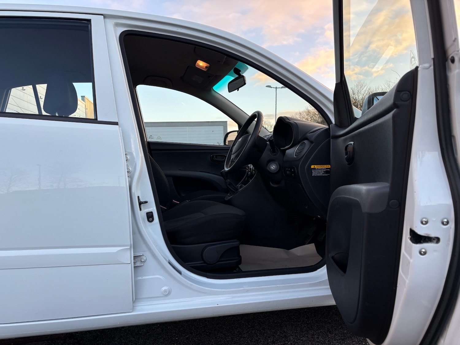 Used Hyundai i10 2011 for sale - 77207718: Photo 38