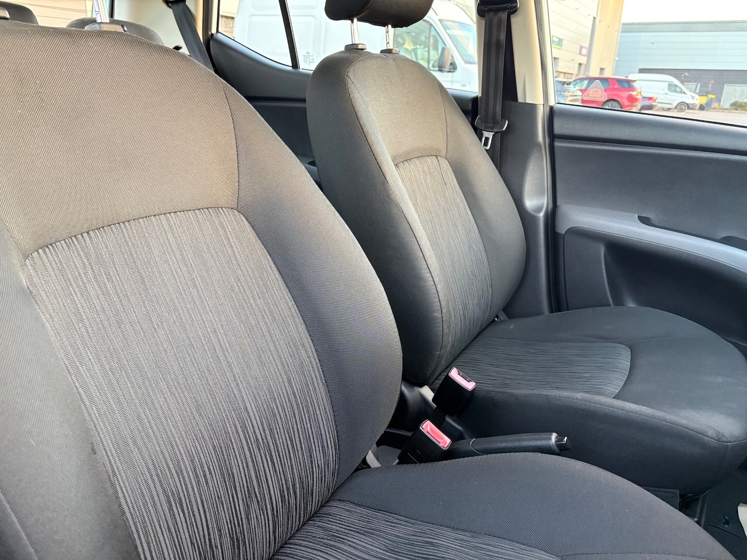 Used Hyundai i10 2011 for sale - 77207718: Photo 49