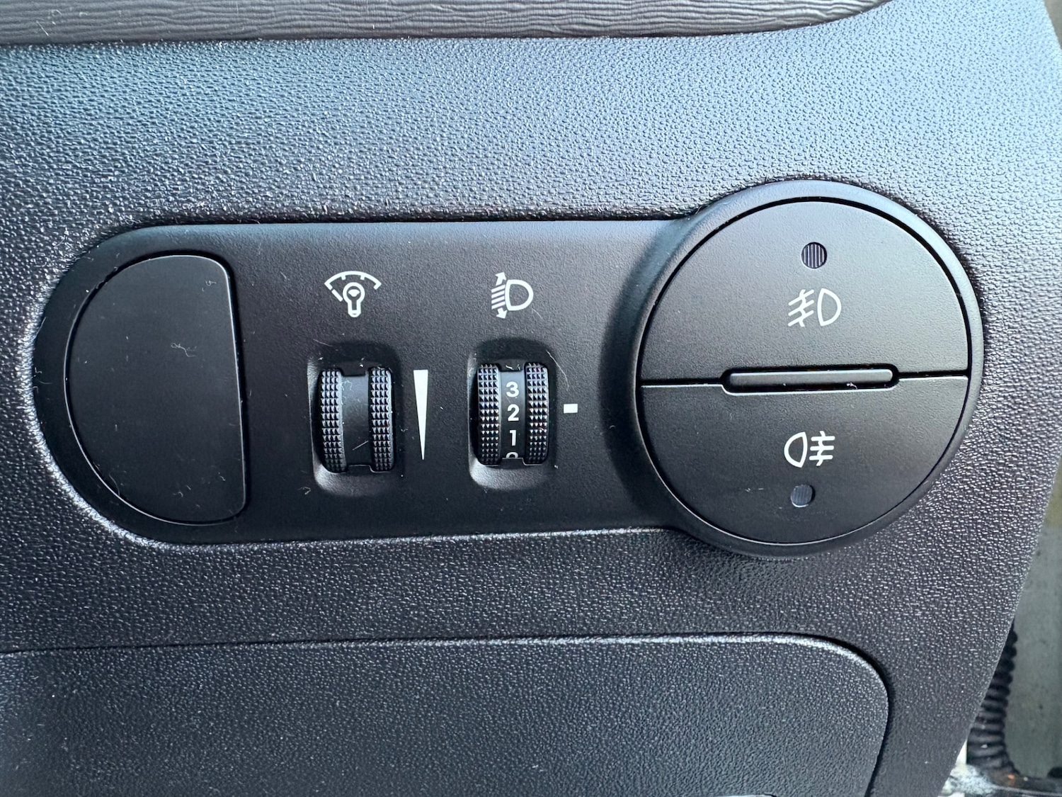 Used Hyundai i10 2011 for sale - 77207718: Photo 52