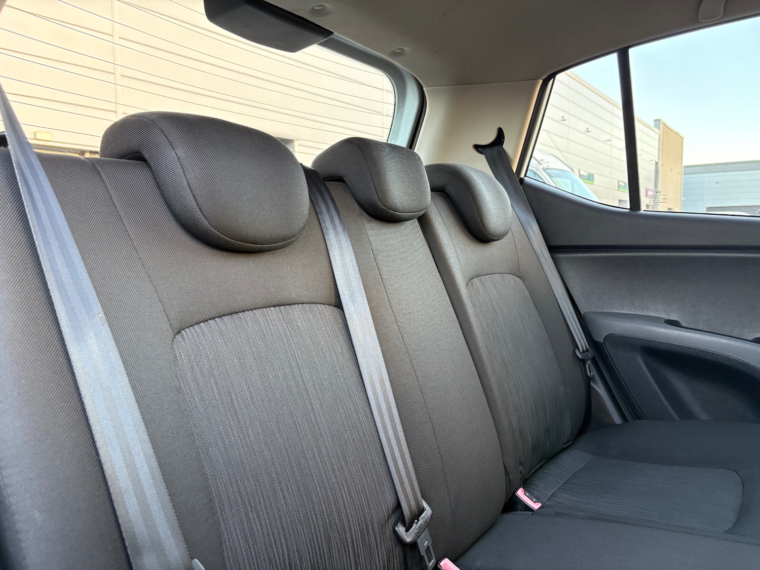 Used Hyundai i10 2011 for sale - 77207718: Photo 69