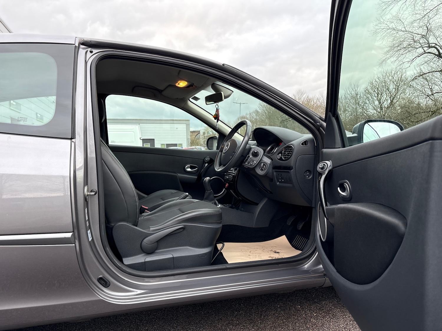 Used Renault Clio 2012 for sale - 77501151: Photo 42