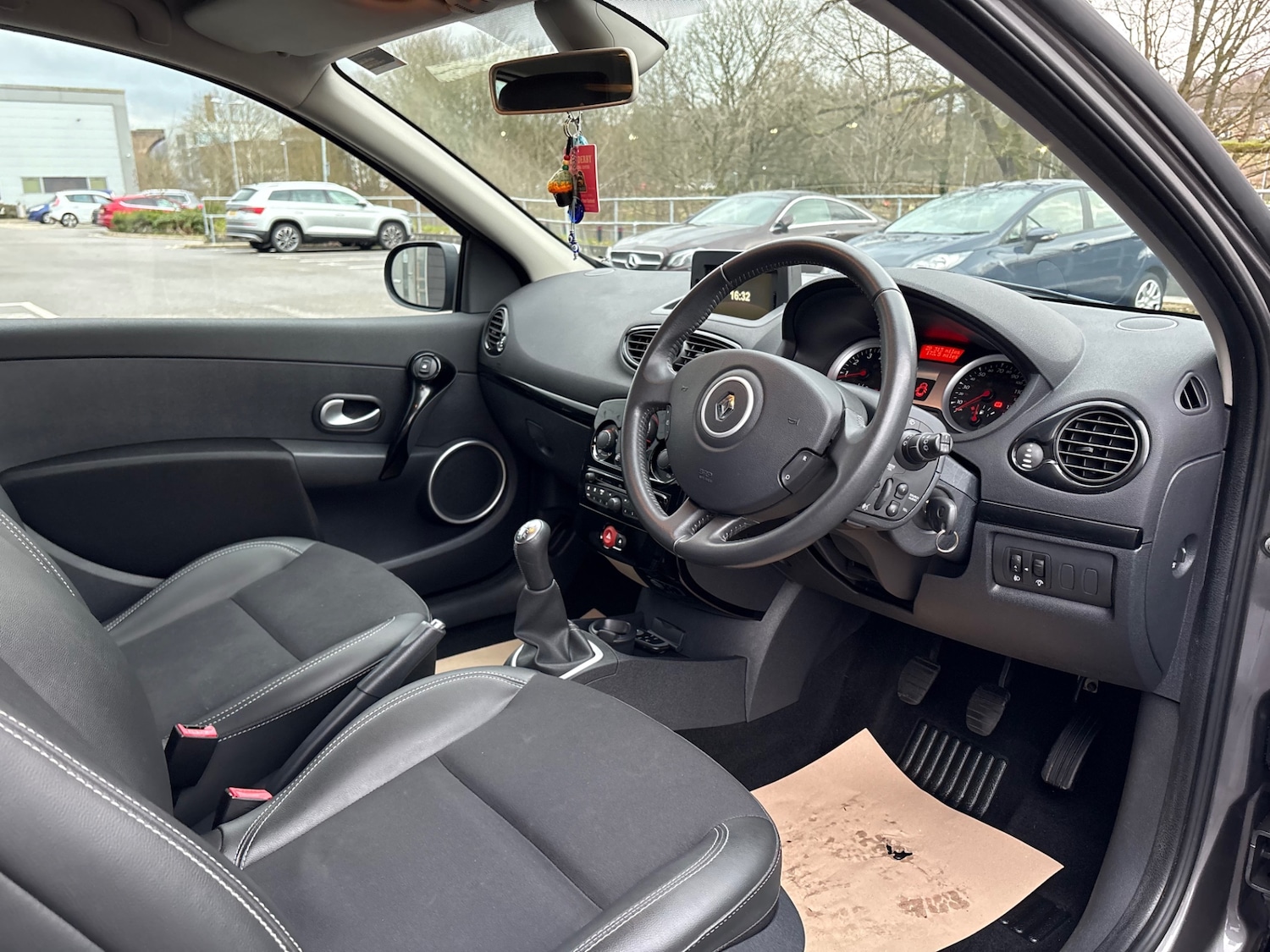 Used Renault Clio 2012 for sale - 77501151: Photo 47