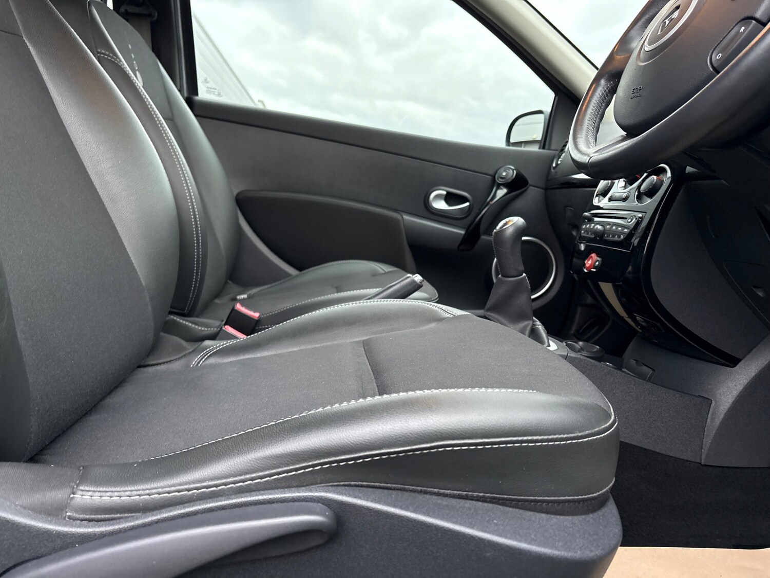 Used Renault Clio 2012 for sale - 77501151: Photo 54