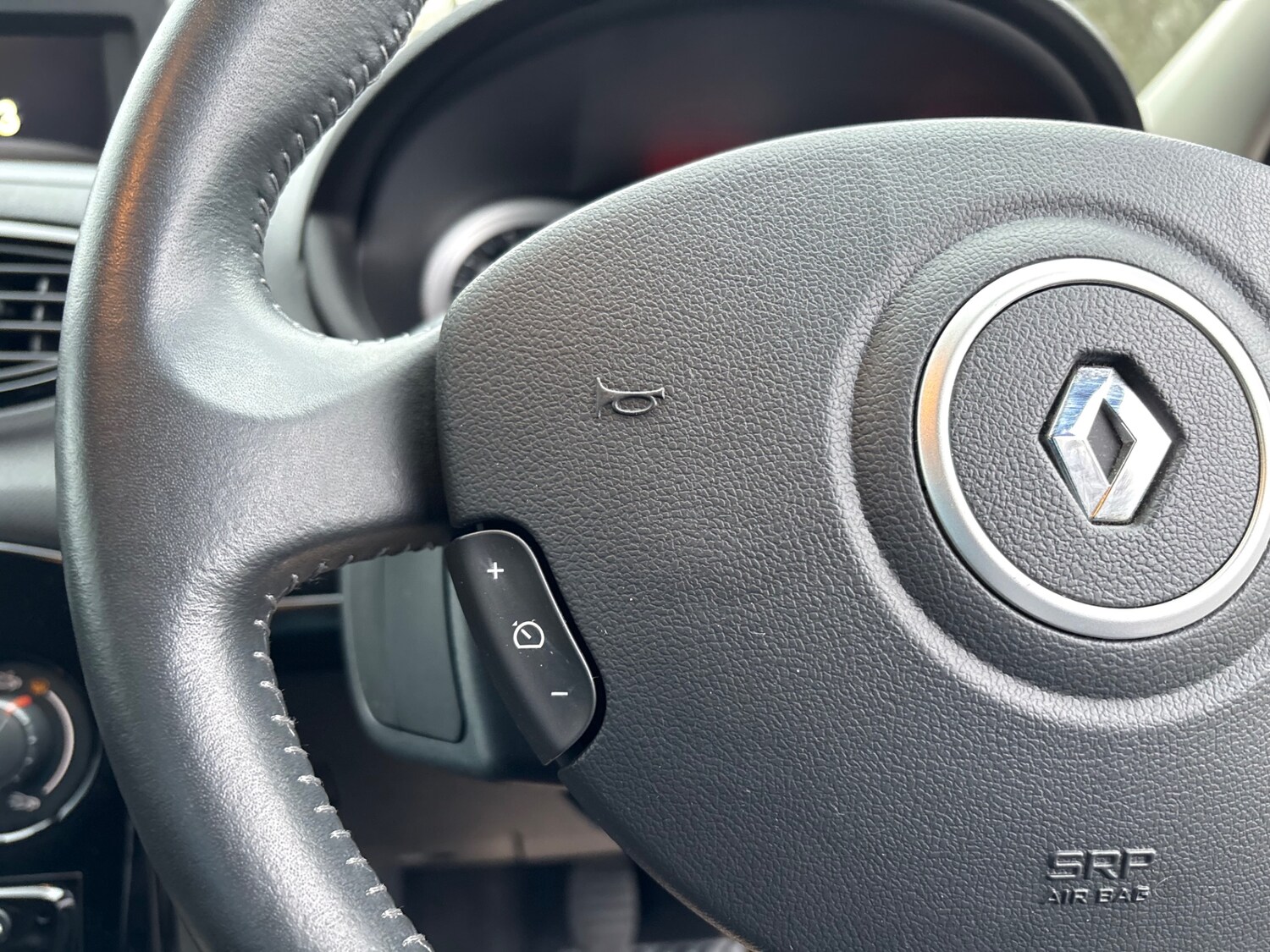 Used Renault Clio 2012 for sale - 77501151: Photo 60