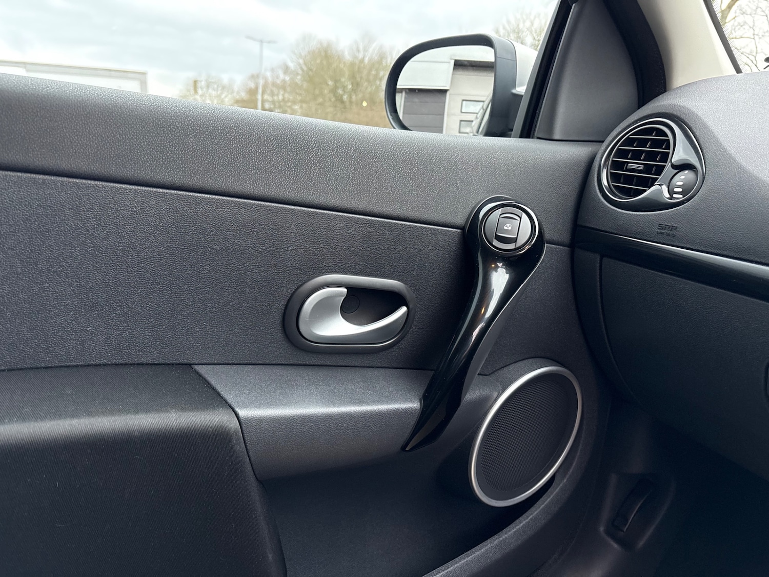 Used Renault Clio 2012 for sale - 77501151: Photo 76