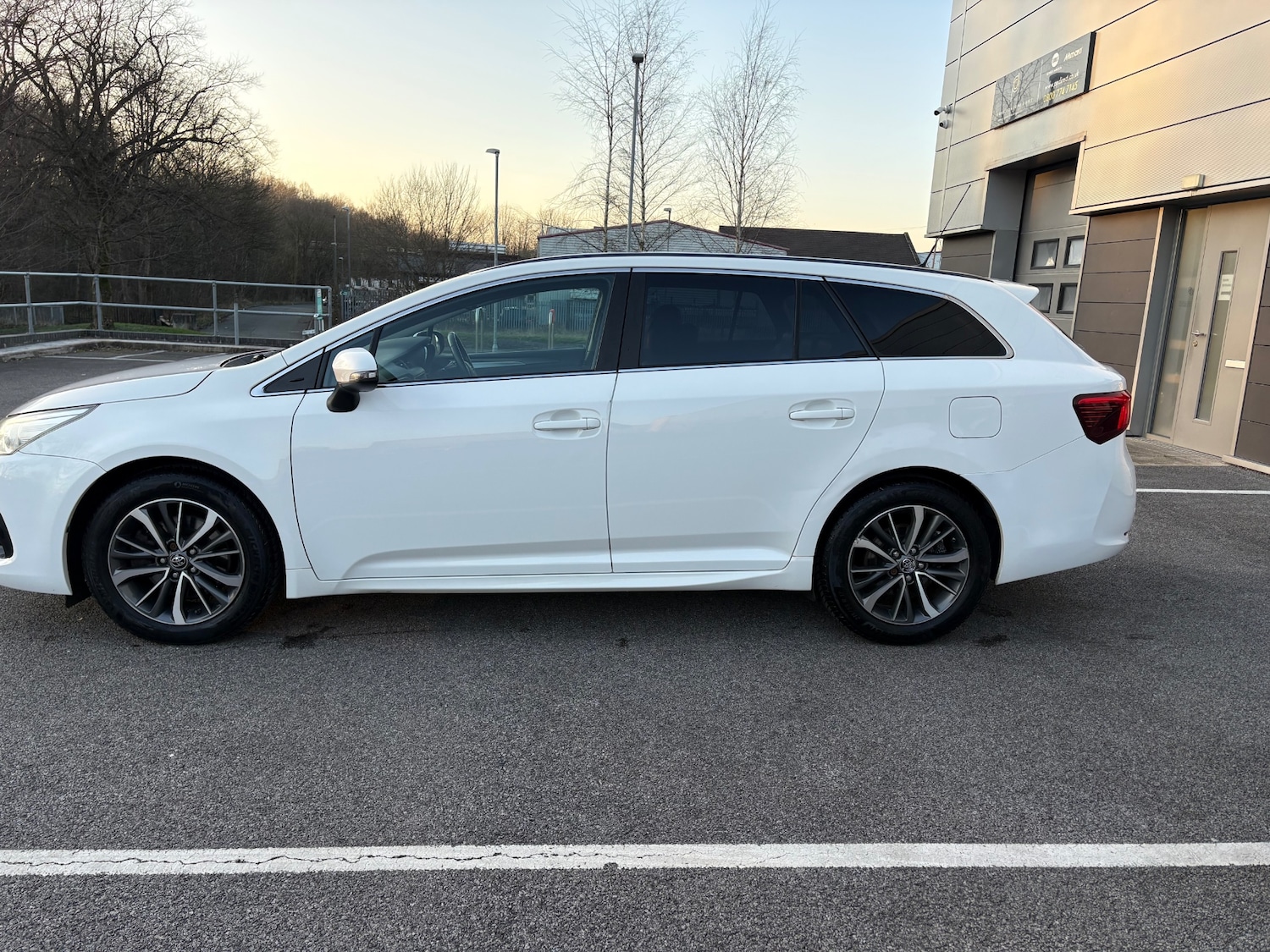 Used Toyota Avensis 2015 for sale - 77917514: Photo 17