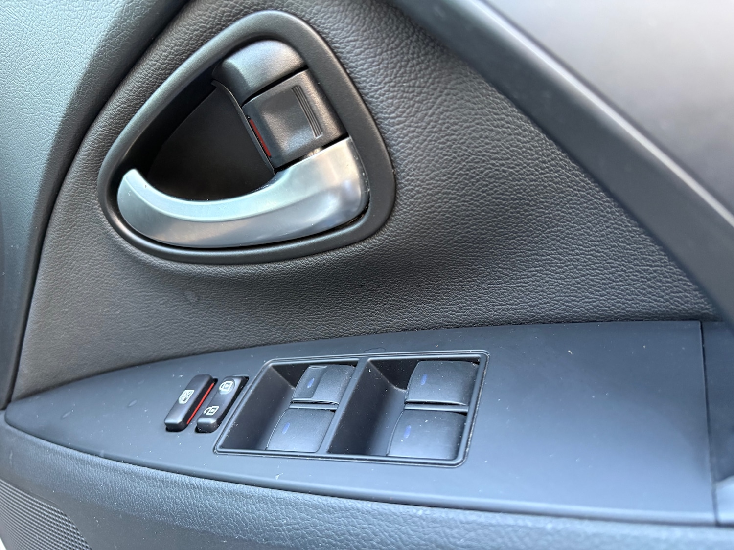 Used Toyota Avensis 2015 for sale - 77917514: Photo 36