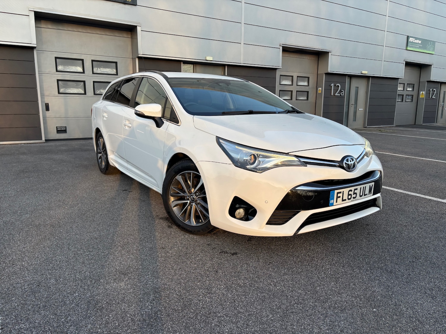 Used Toyota Avensis 2015 for sale - 77917514: Photo 4