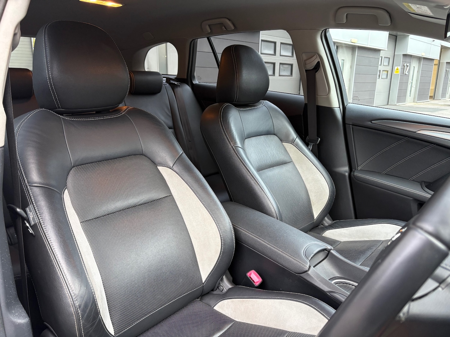 Used Toyota Avensis 2015 for sale - 77917514: Photo 41