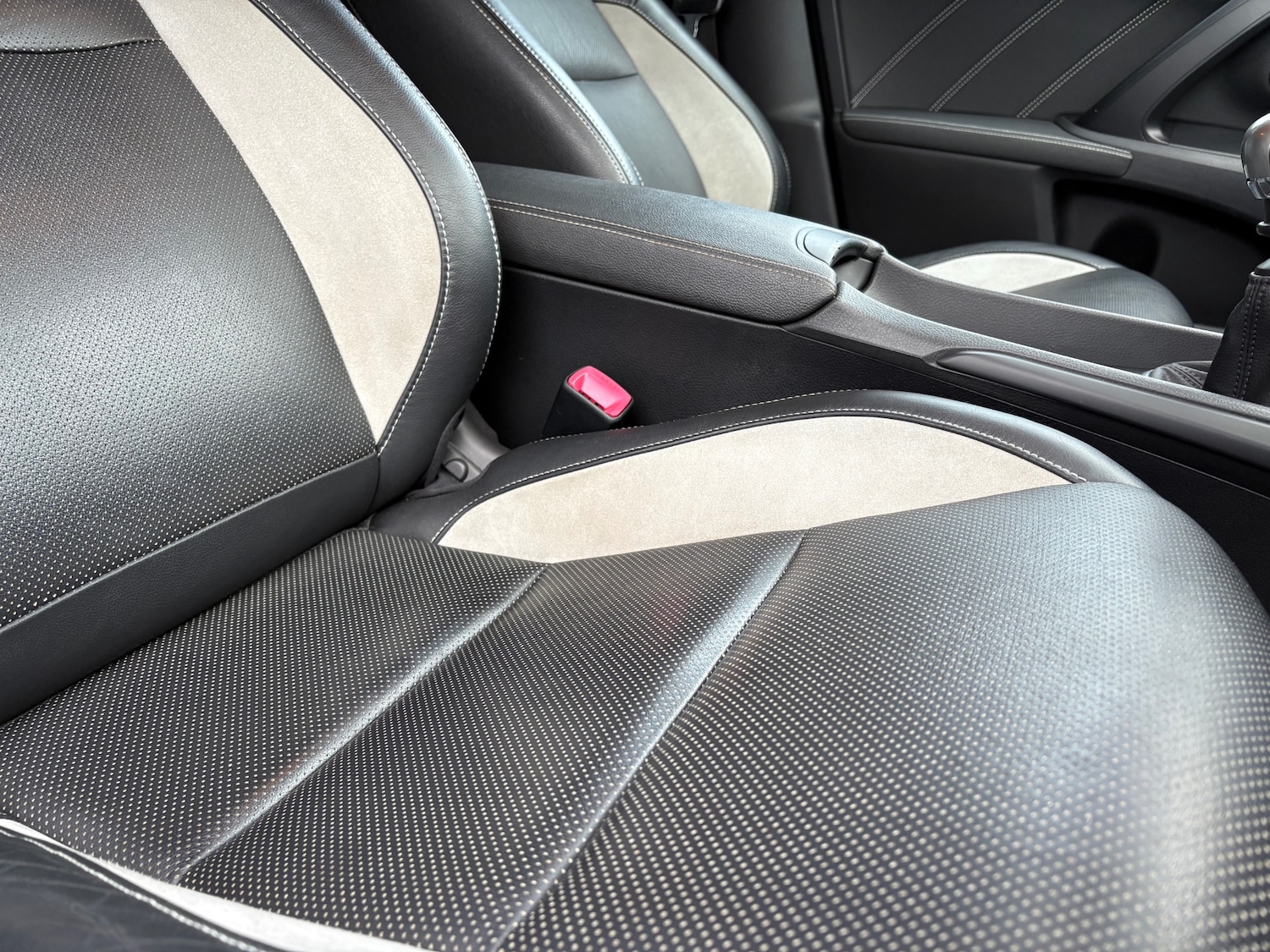 Used Toyota Avensis 2015 for sale - 77917514: Photo 43