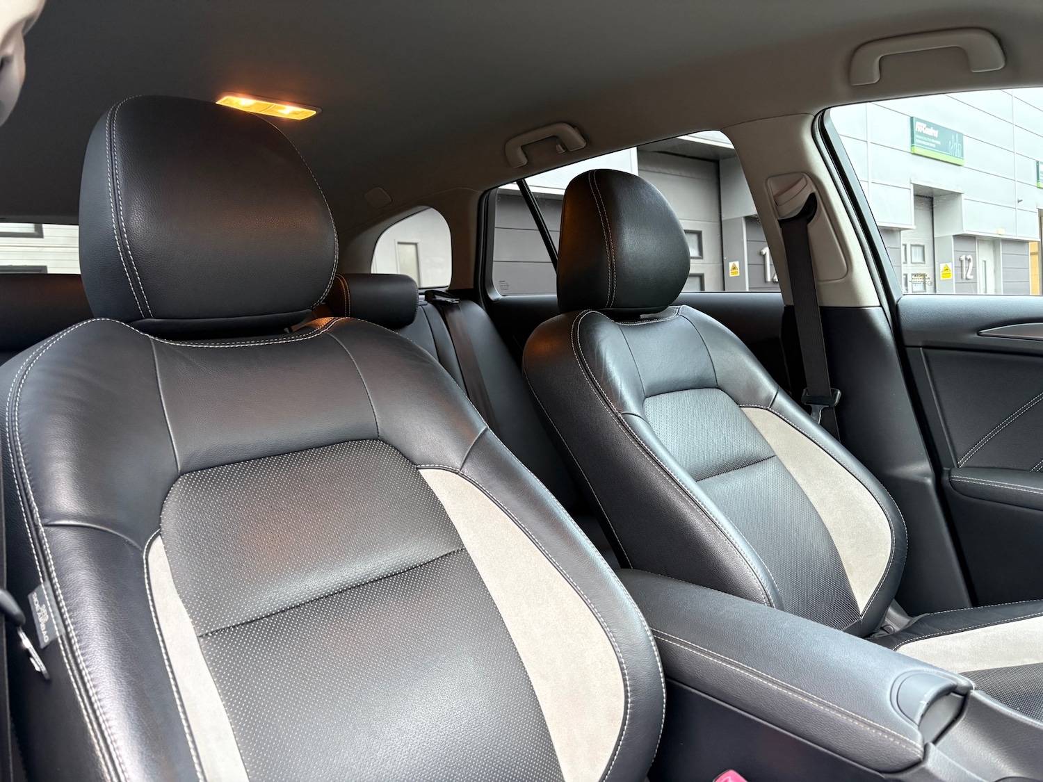 Used Toyota Avensis 2015 for sale - 77917514: Photo 44