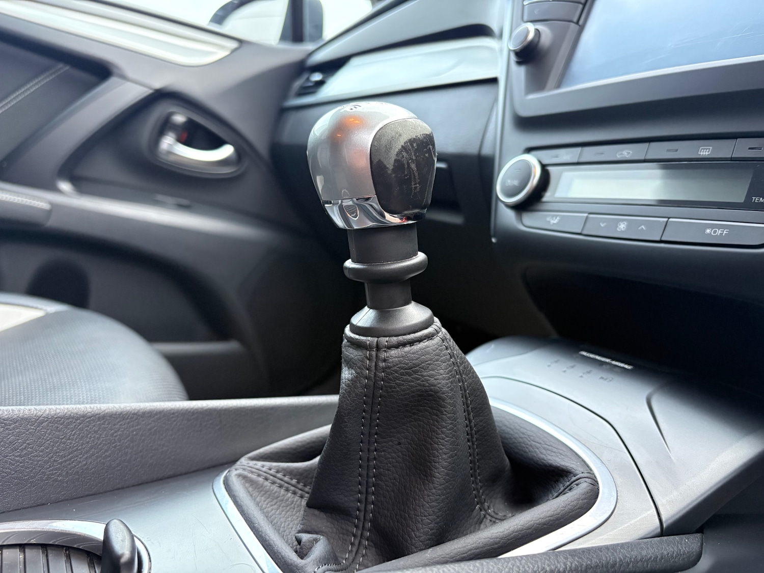 Used Toyota Avensis 2015 for sale - 77917514: Photo 49