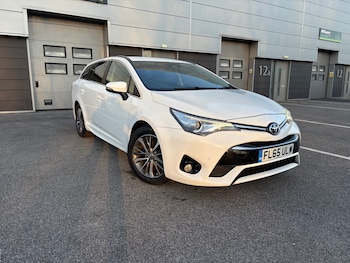 Used Toyota Avensis 2015 for sale - 77917514: Photo