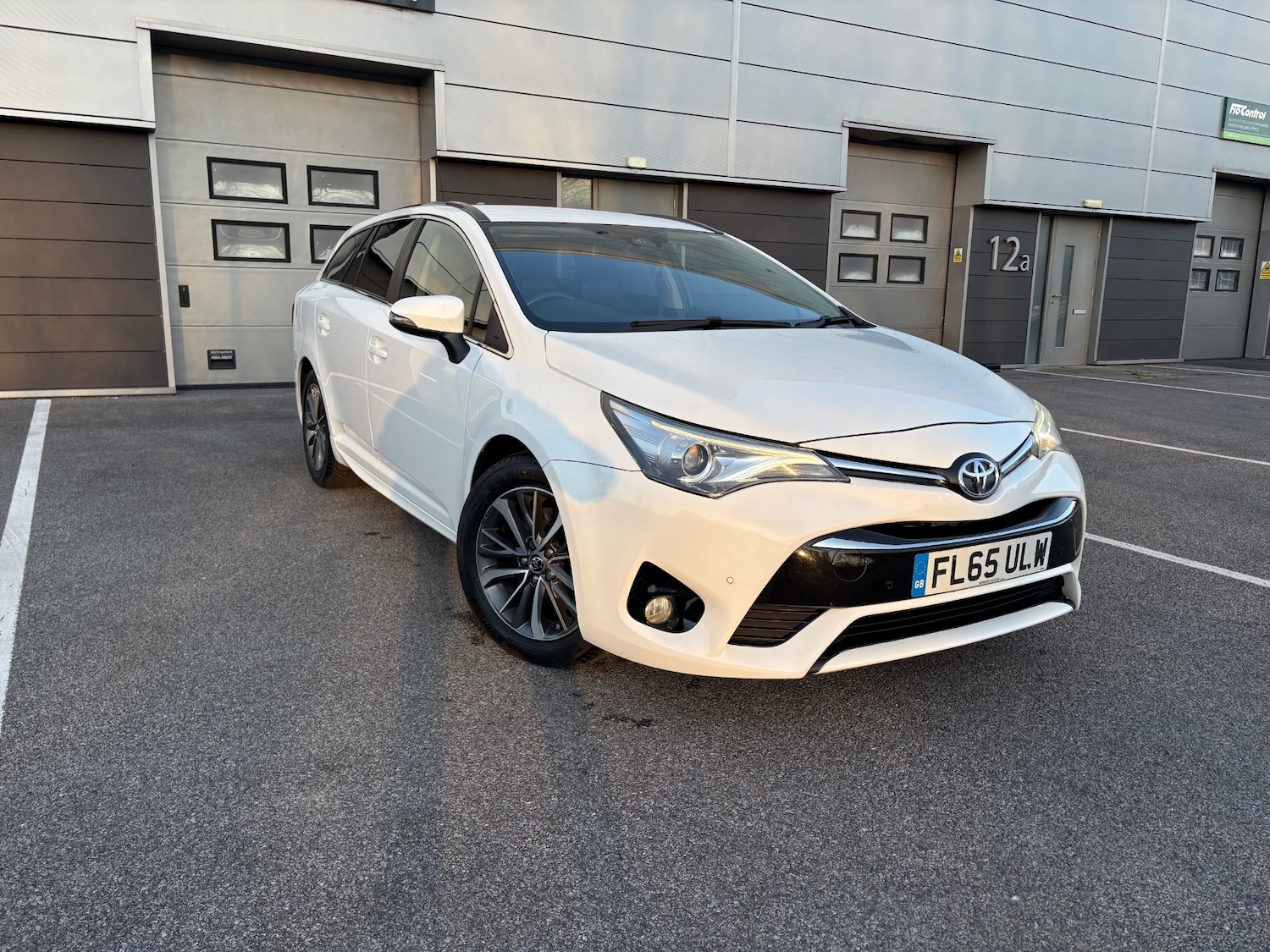 Used Toyota Avensis 2015 for sale - 77917514: Photo 5