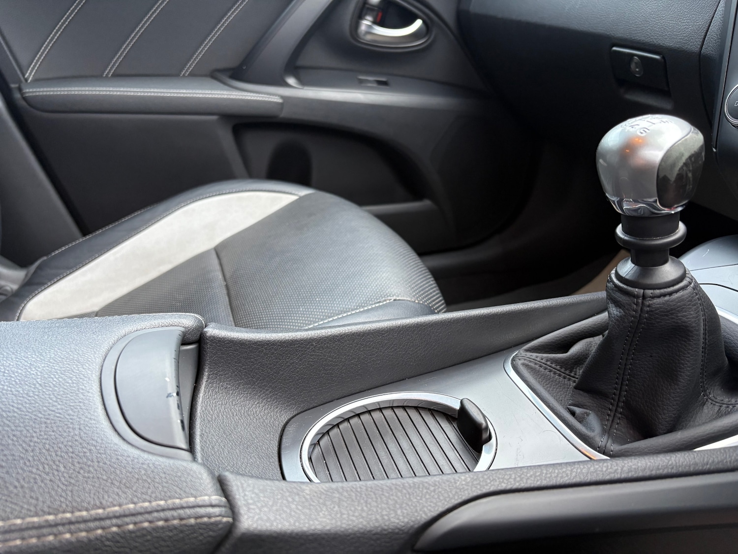 Used Toyota Avensis 2015 for sale - 77917514: Photo 50