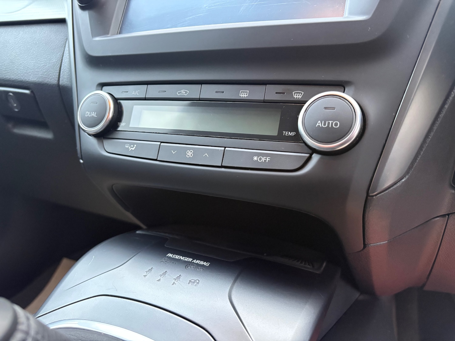 Used Toyota Avensis 2015 for sale - 77917514: Photo 51