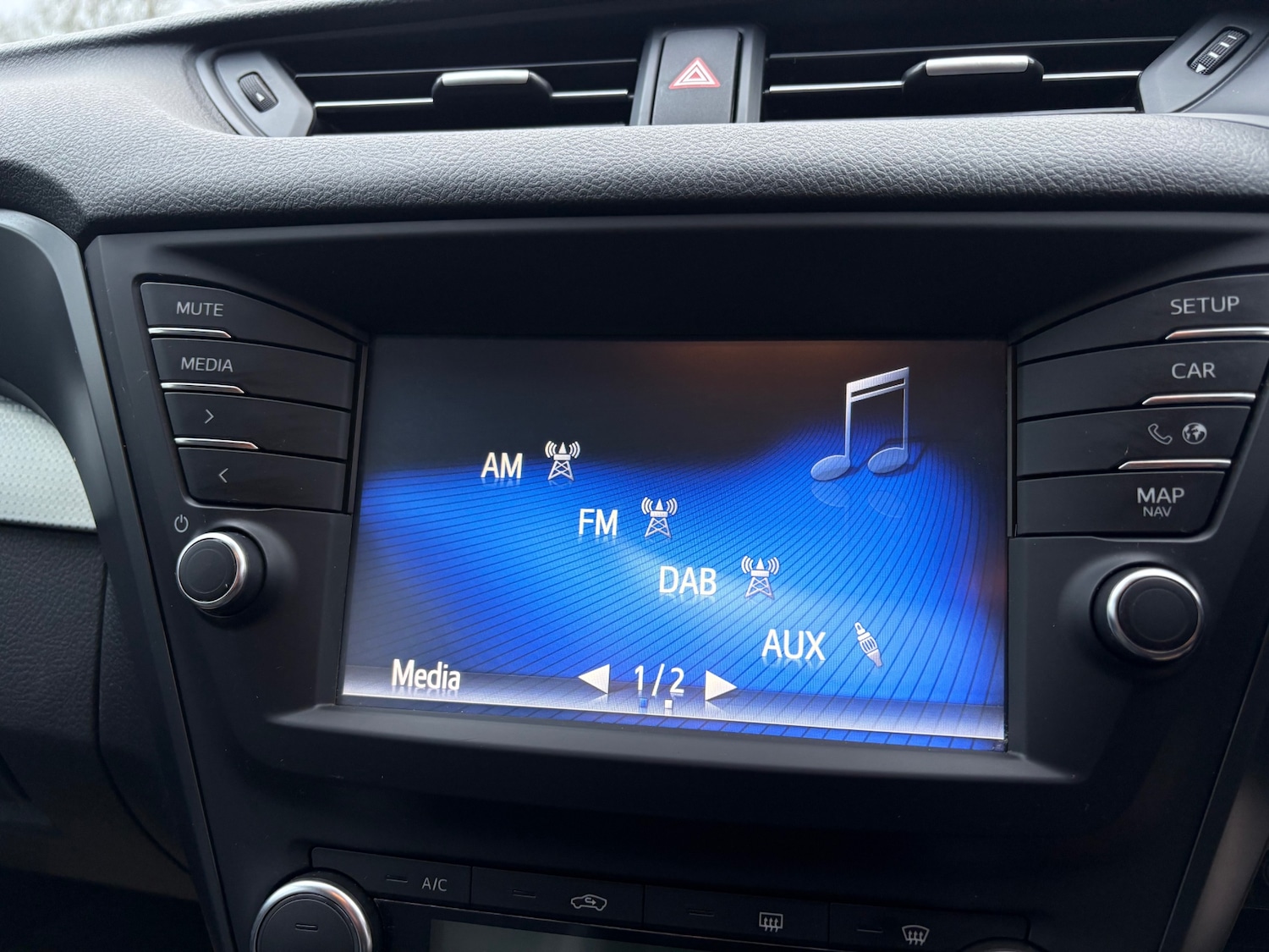 Used Toyota Avensis 2015 for sale - 77917514: Photo 54