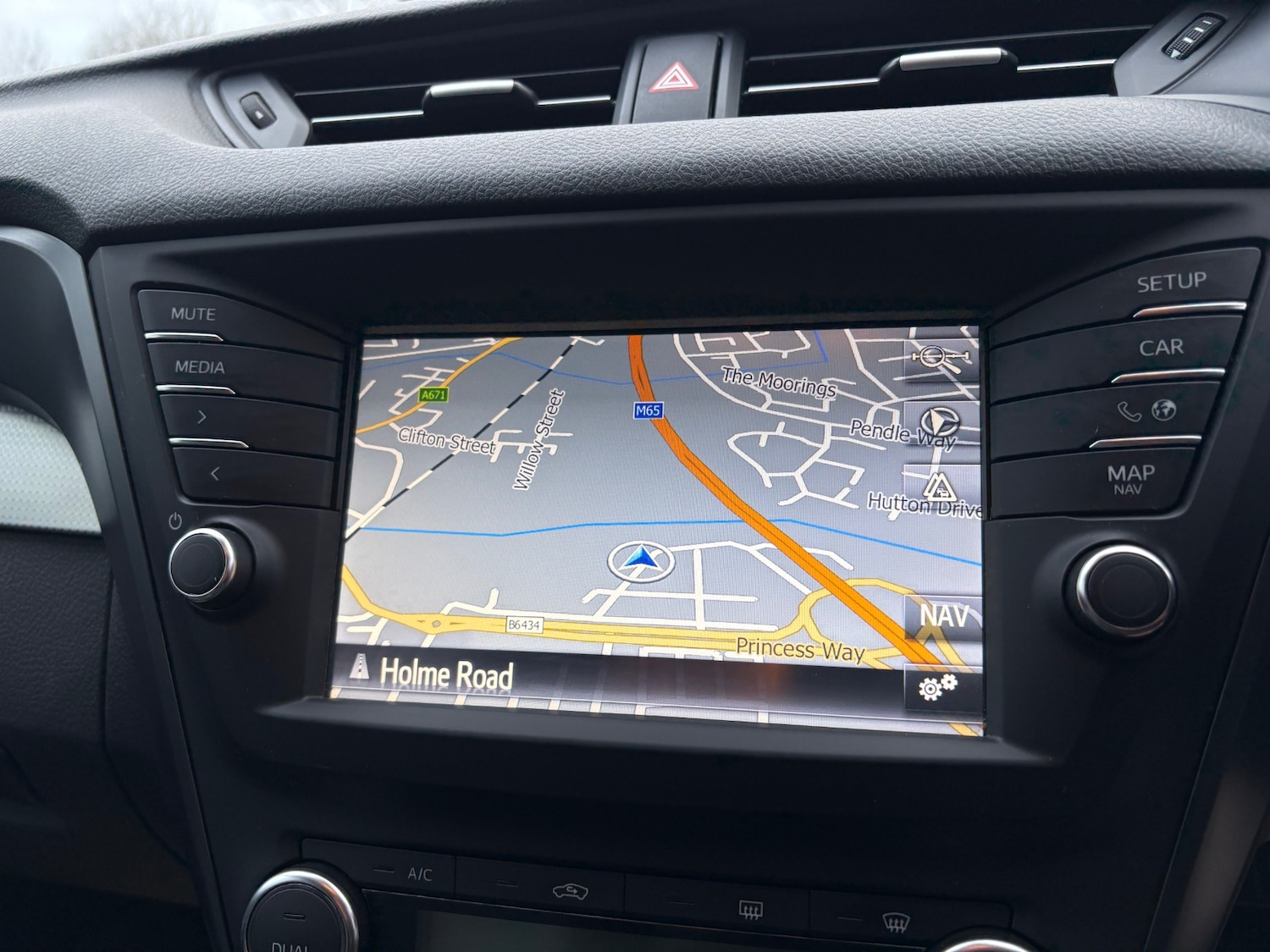 Used Toyota Avensis 2015 for sale - 77917514: Photo 55