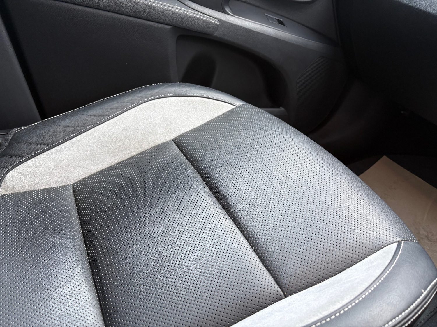 Used Toyota Avensis 2015 for sale - 77917514: Photo 58