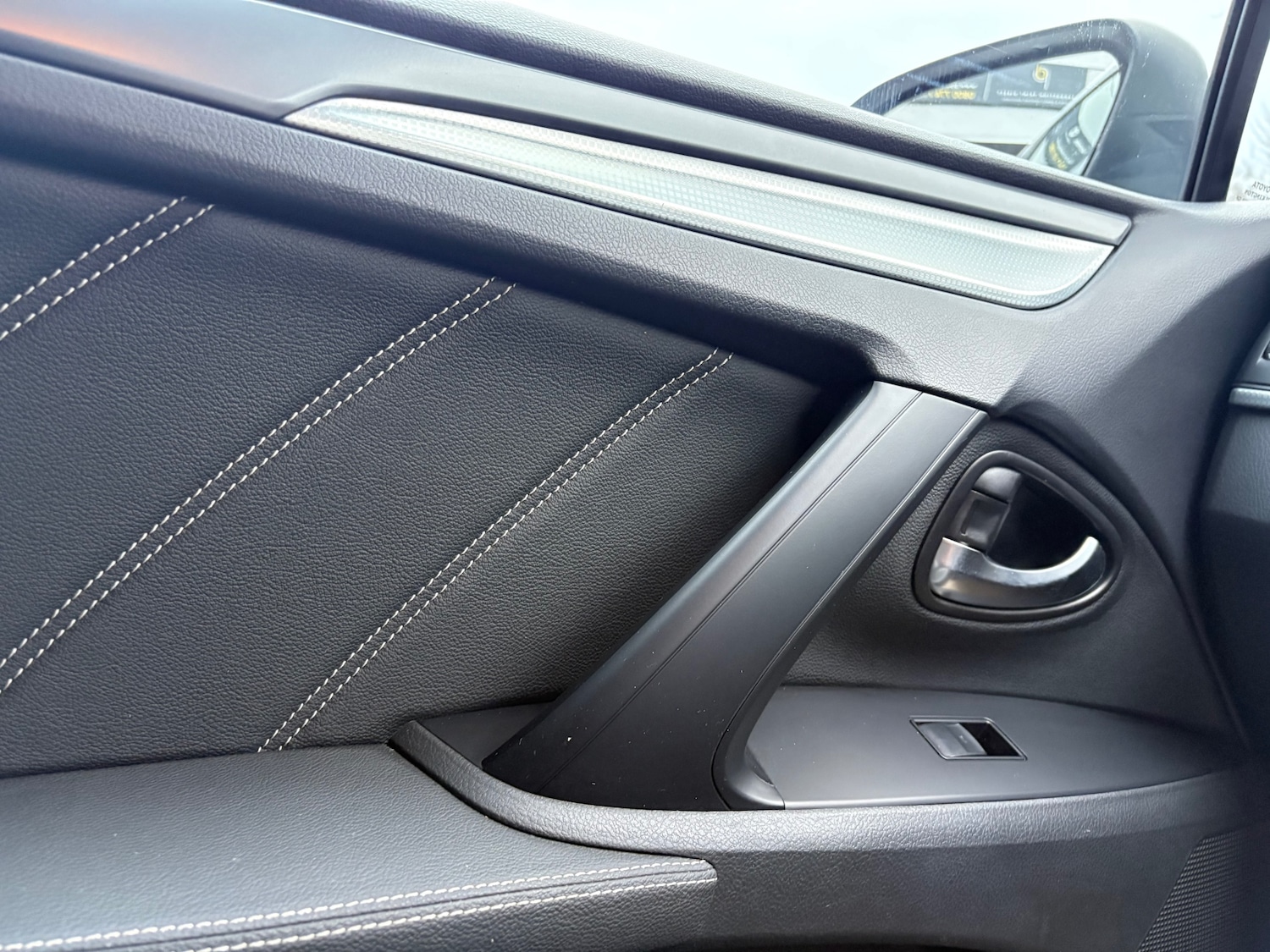 Used Toyota Avensis 2015 for sale - 77917514: Photo 60