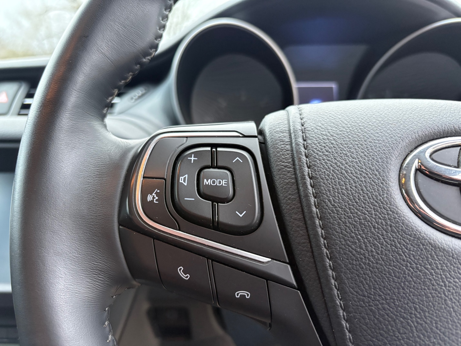 Used Toyota Avensis 2015 for sale - 77917514: Photo 63