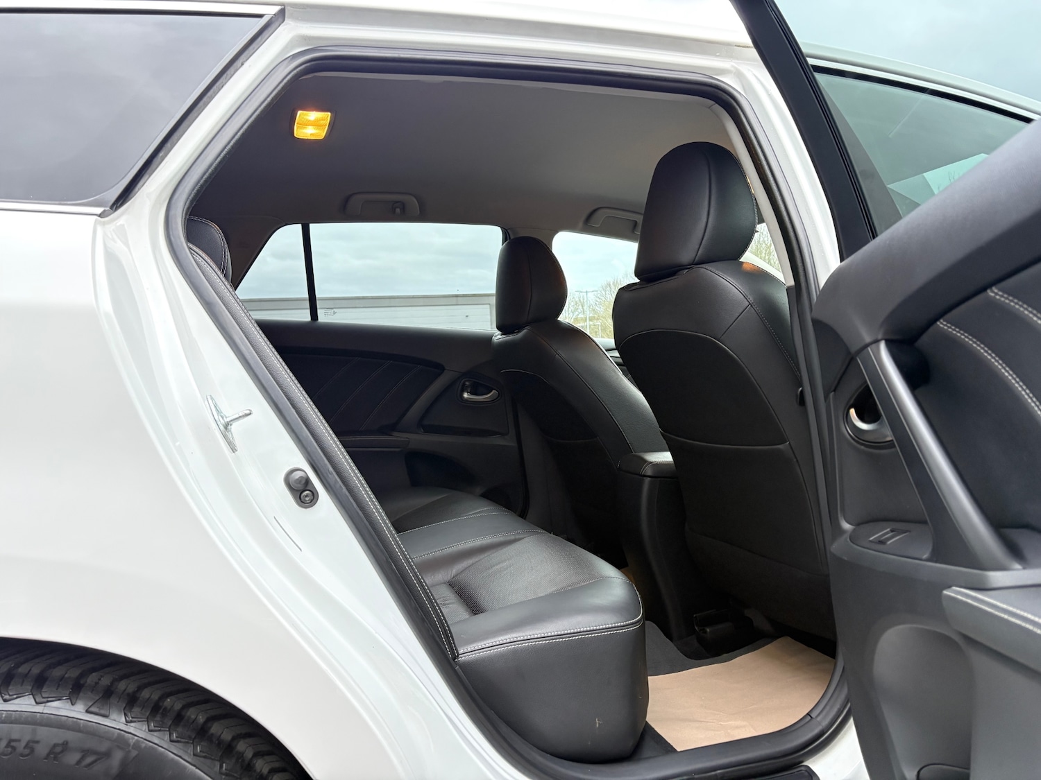 Used Toyota Avensis 2015 for sale - 77917514: Photo 68