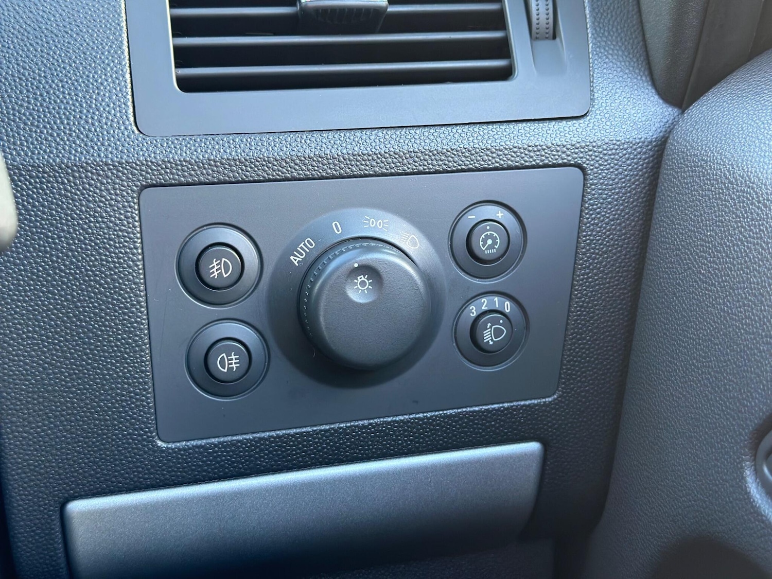 Used Vauxhall Zafira 2010 for sale - 77254013: Photo 24