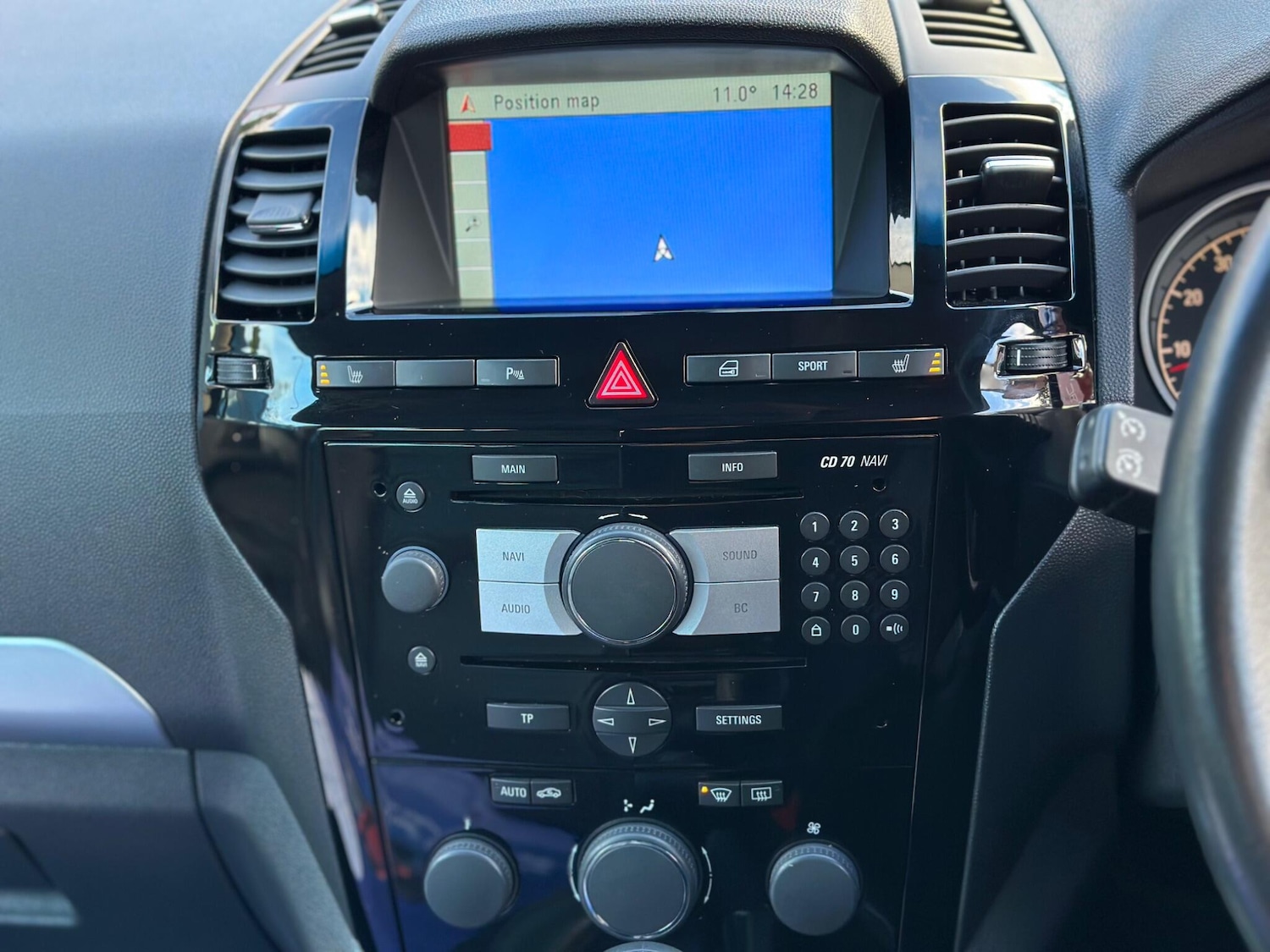 Used Vauxhall Zafira 2010 for sale - 77254013: Photo 25