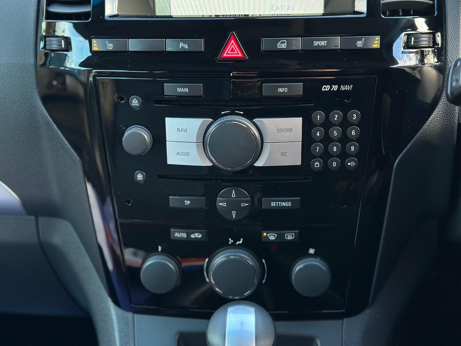 Used Vauxhall Zafira 2010 for sale - 77254013: Photo 26