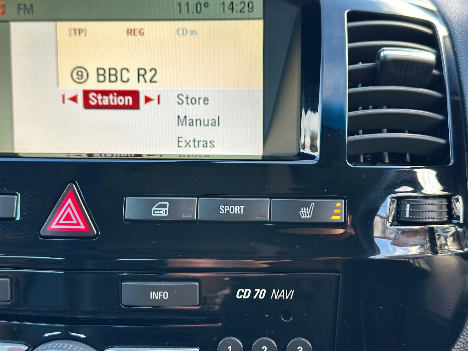 Used Vauxhall Zafira 2010 for sale - 77254013: Photo 28