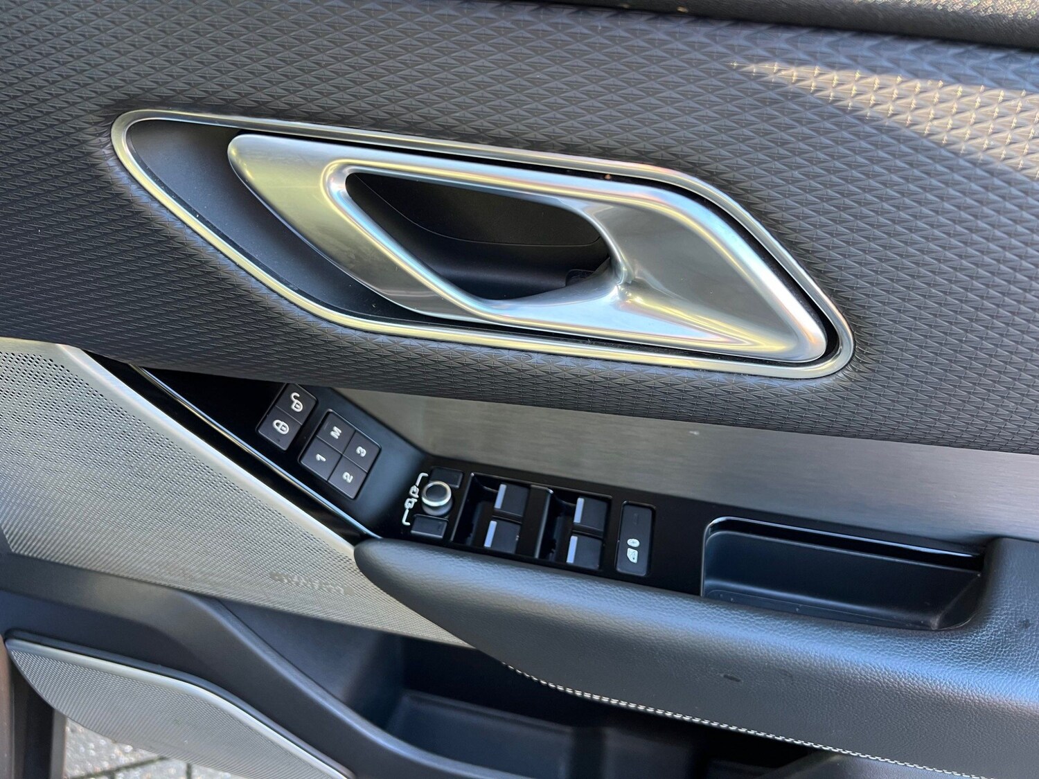 Used Land Rover Range Rover Velar 2017 for sale - 76238857: Photo 45