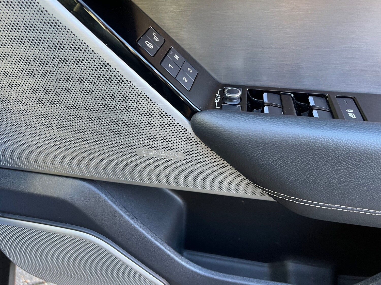 Used Land Rover Range Rover Velar 2017 for sale - 76238857: Photo 46