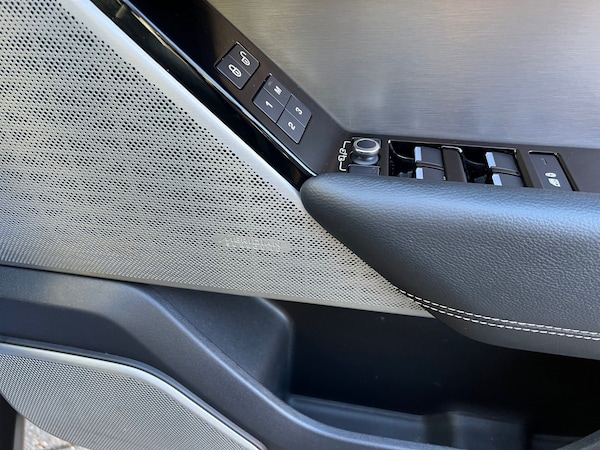 Used Land Rover Range Rover Velar 2017 for sale - 76238857: Photo 46