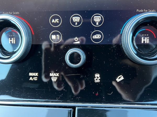 Used Land Rover Range Rover Velar 2017 for sale - 76238857: Photo 62