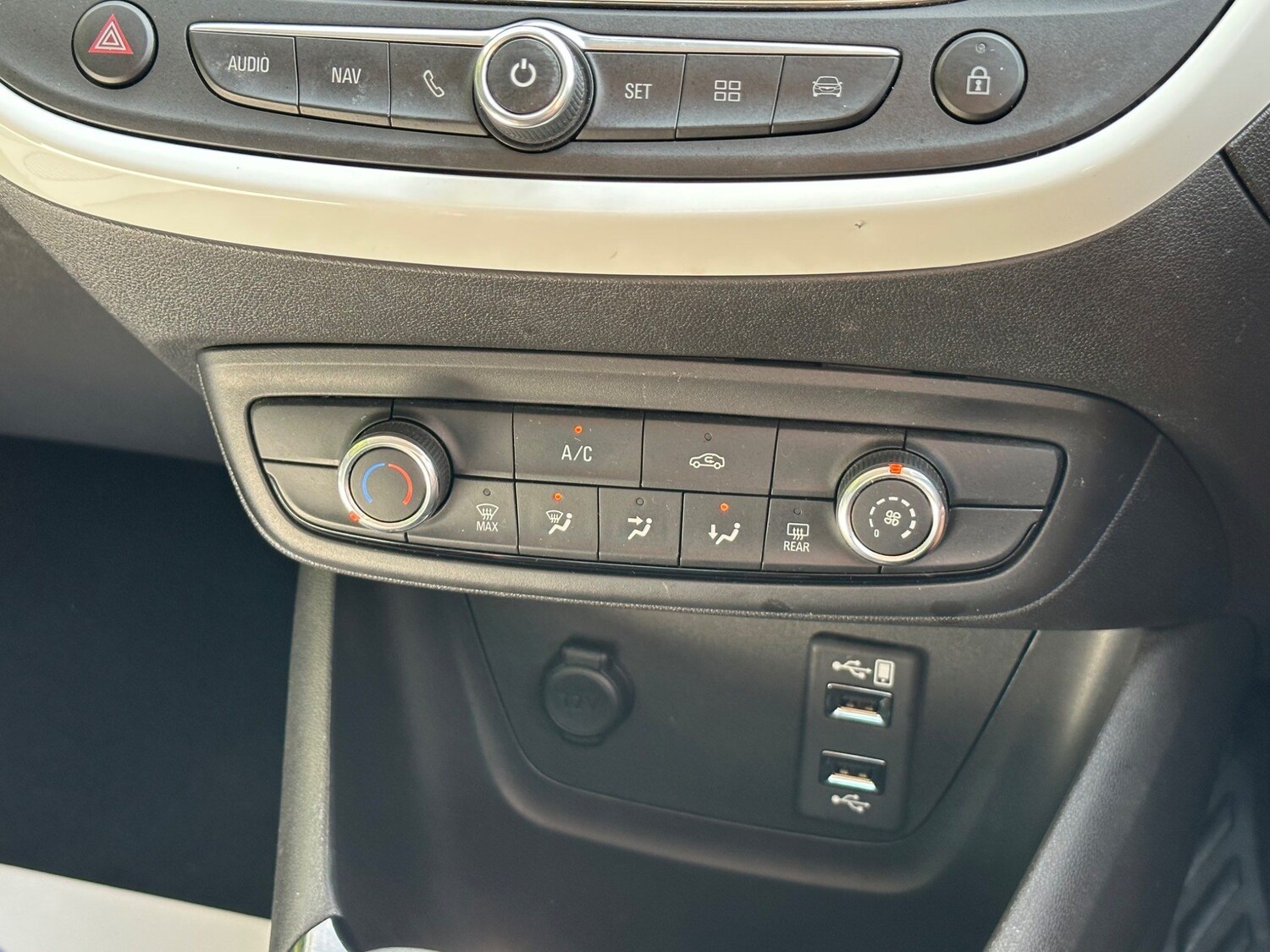 Used Vauxhall Crossland X 2020 for sale - 76239304: Photo 30